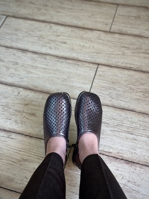 Qulay va zamonaviy ayollar oyoqkiyimi