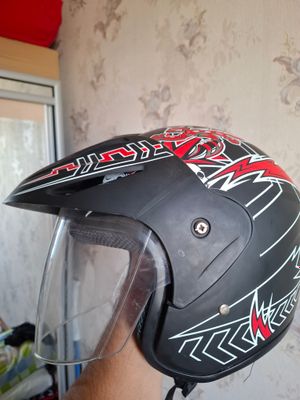 Ajoyib va qula shlem Sukuter Moto kaska