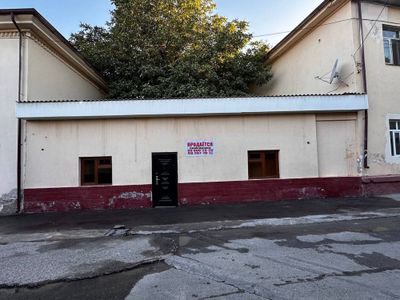 Ofis Sotiladi yol yuzidan 10 metr ichkarida joylashgan