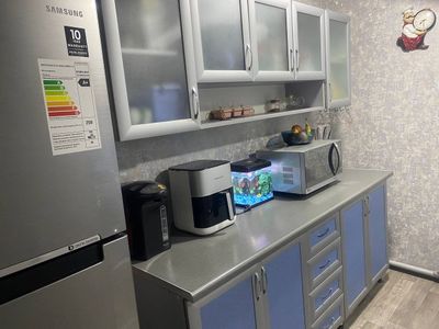 Продается кухонная мебель.