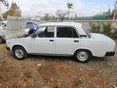 Ваз 2107 сотилади.