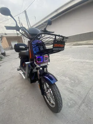 Skuter yangi salafanlari olinmagan hali