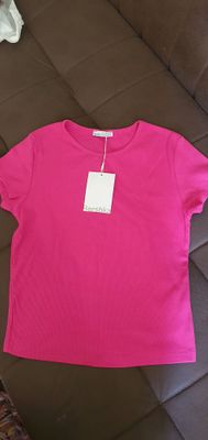 Futbolka M razmer.(malomerka), brend:Bershka.