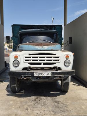 Zil 130 matori Ural yengi qilingan orqa baloni yengi oldi 60 foyz.