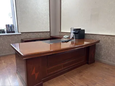 Стол директора/ рабочий стол для дома