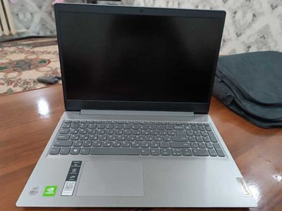 Ноутбук Lenova IdeaPad 3 15IML05