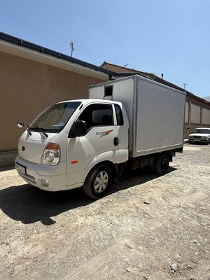 2010-йил мотор мерс112 V6 абйом 3.7 йокилги бензин бак60 литр прапан 4