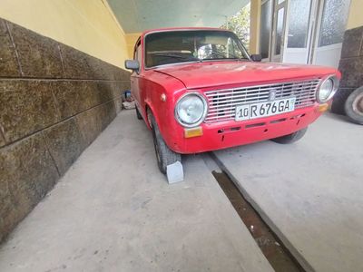 Vaz 2101 naxtga srochna sotiladi