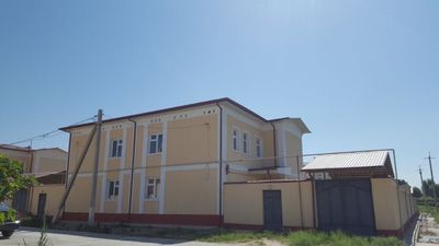 2 etajli Kotej Sariq metan oldida