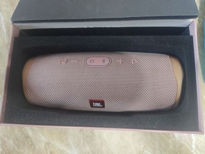 Jbl charge 4 незаряжается