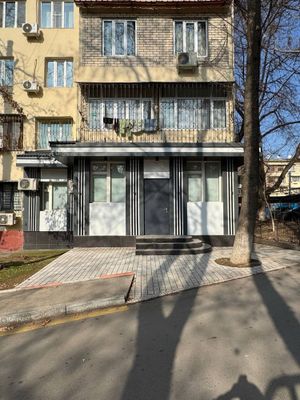 Аренда Нежилое Ц-5 Ор: Алайский базар 2-Линия 120 кв.м с мебель тех