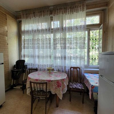 Аренда. 2-комн. Чиланзар-1 Ааллея Гагарина, 103 школа