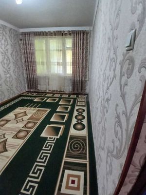 Срочно сотилад 1 хона 4 этаж Зульфия кучаси
