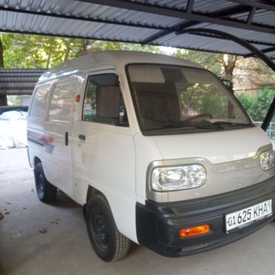 Chevrolet Damas van