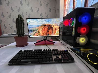 Игровой компьютер монитор и клавиатура ( rx580, intel core i3 12100f )