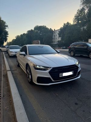 Audi A7 C8 в богатой комплектации 3 литра 340 л.с.