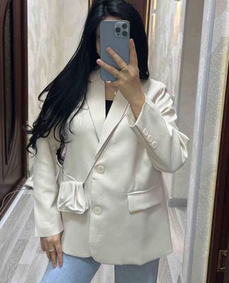 Женский пиджак прямого кроя