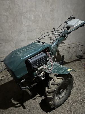 Motoblok traktor