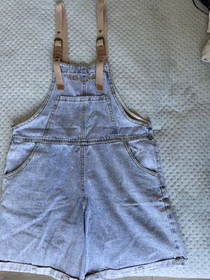 Джинсовый комбинезон-шорты S/M — как новый!