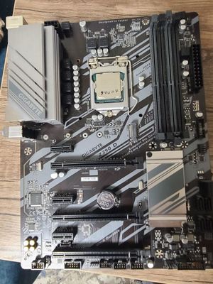 Материнская плата GIGABYTE Z390 D + проц i5-9400F