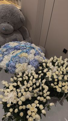 Цветы продаются, свежие, большие