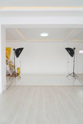 Аренда циклораммы в фотостудии. 1 час 200.000 сум