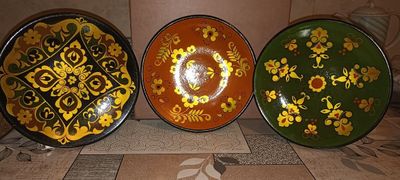Продаю декоративные тарелки на стену Хохлома