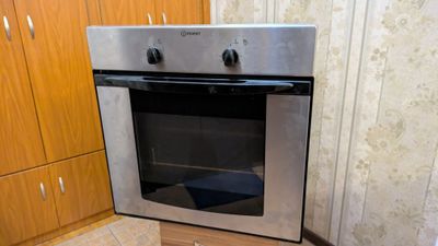 Духовка Indesit Fi20Bix