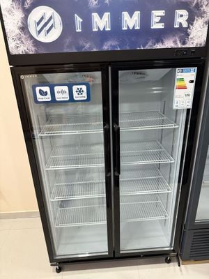 Продам витринный холодильник