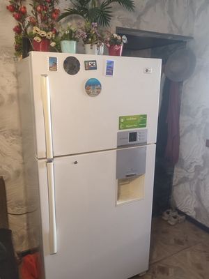 Холодильник LG, в хорошем состоянии.