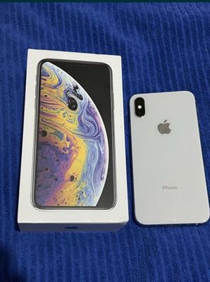 Продается iPhone XS на 64 ГБ