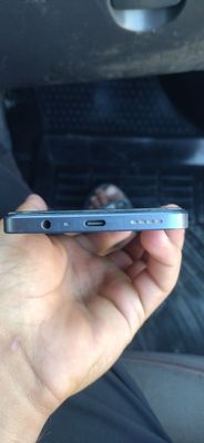 REALMI NOTE 50 4ga 128 holot idial