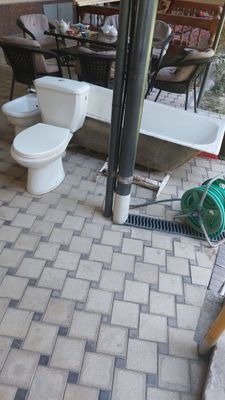 Продам ванна большая и унитаз