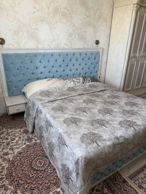 Продается спальный гарнитур