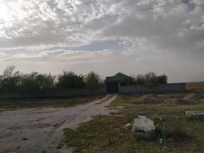 Hovli uy sotiladi tez kunda