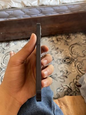 Iphone 12 Rangi qora