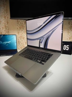 MacBook Pro 2019 – 16inch / i7 / 32GB / 512GB SSD