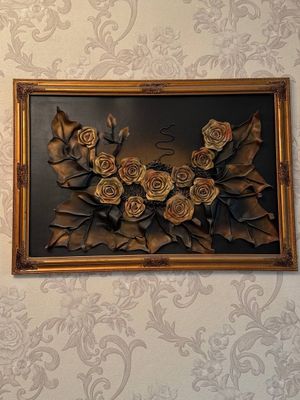Продается две картины из кожи. Срочно.