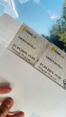 Андреа Бочелли концертига 2 та билет
