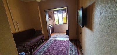 Yunusobod 18 kv 2/4/5 balkon 2/6 srochno sotiladi