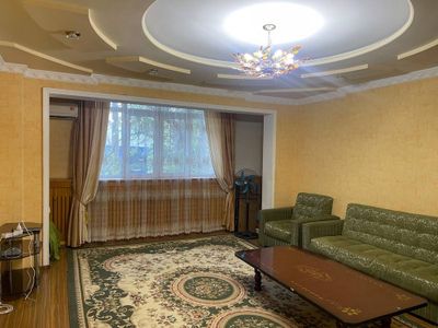 Метро Ойбек 3 ком 2 этаж 9 этажка срочно все ест фото реално