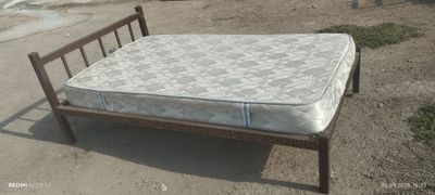 Кровать 1.30 на 2.10