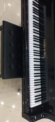 Роял сотилади.Нархи 3900$