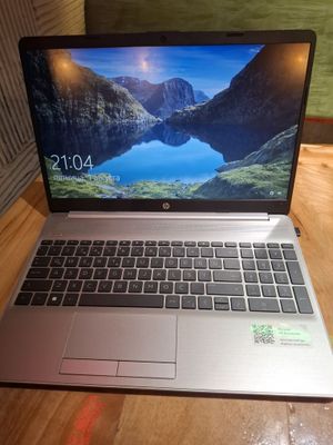 HP notebook sotiladi srochno