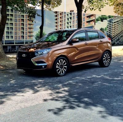 Lada X Ray tinig'idan izlaganla uchun Trakerni javobibini berdiganidan
