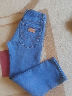 Джинсы wrangler 32