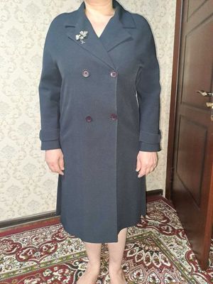 Тёмный синий плащ