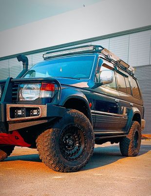 MITSUBISHI 4×4 offroad pajero