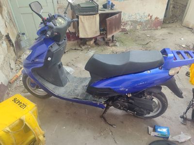 Skuter 80 kubali yurib turibdi