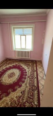 Жай сатылады, 4ханалы. 4этажлы домнын 3ши этажы. Хамме шараятлары бар
